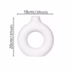 Vase minimaliste d'arrangement floral circulaire