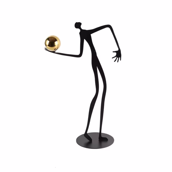 Figurine étreignant boule d'or